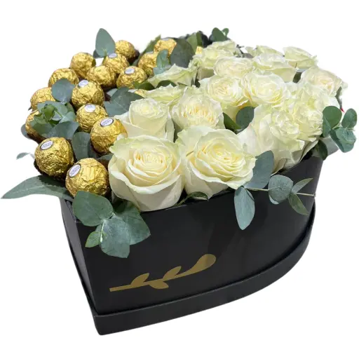 Caja corazon con rosas blancas y chocolates rocher 